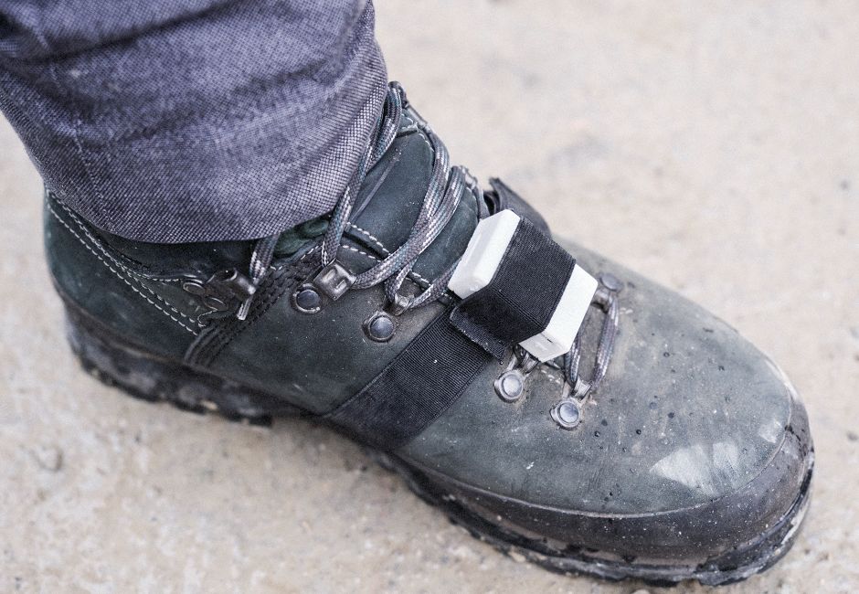 FieldWalk: Thanks to a GPS tracker, the tool always knows where the user is. FieldWalk: Thanks to a GPS tracker, the tool always knows where the user is.
